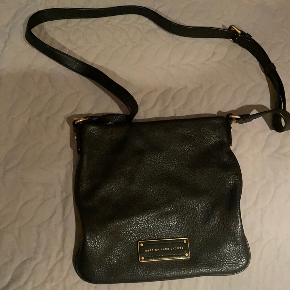 Selling  cross body black leather mark jacobs